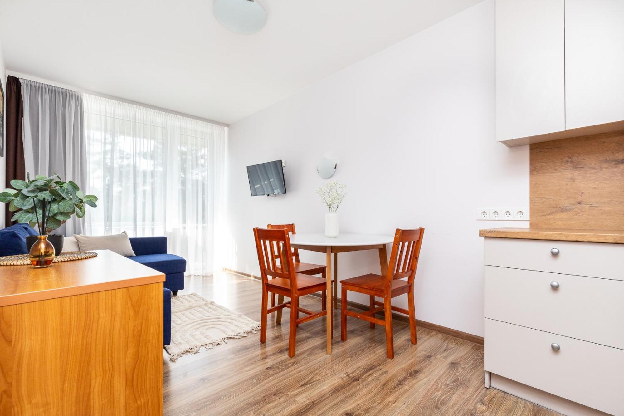 Alkos Namu Apartamentai Паланга Екстер'єр фото
