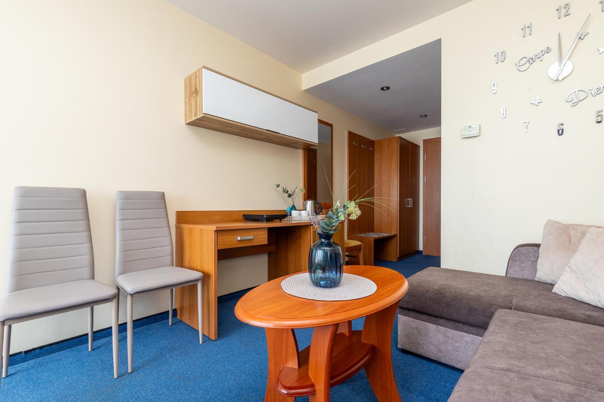 Alkos Namu Apartamentai Паланга Екстер'єр фото